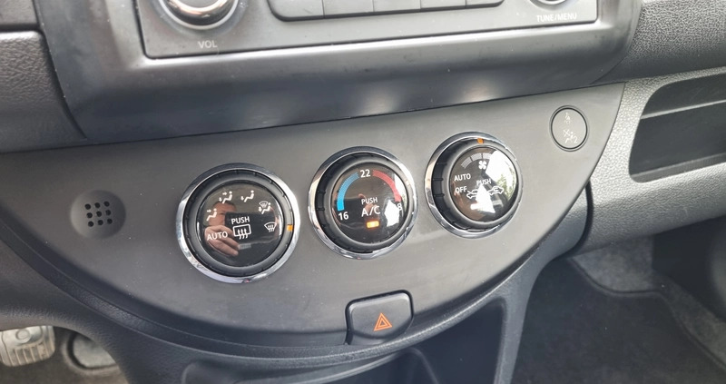 Nissan Note cena 20800 przebieg: 199000, rok produkcji 2012 z Zawiercie małe 704